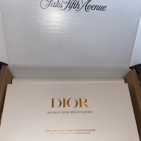 **SOLD**DIOR LIMITED EDITION Cross body bag Holiday 21’ Rouge gift set - Picture 4 of 7